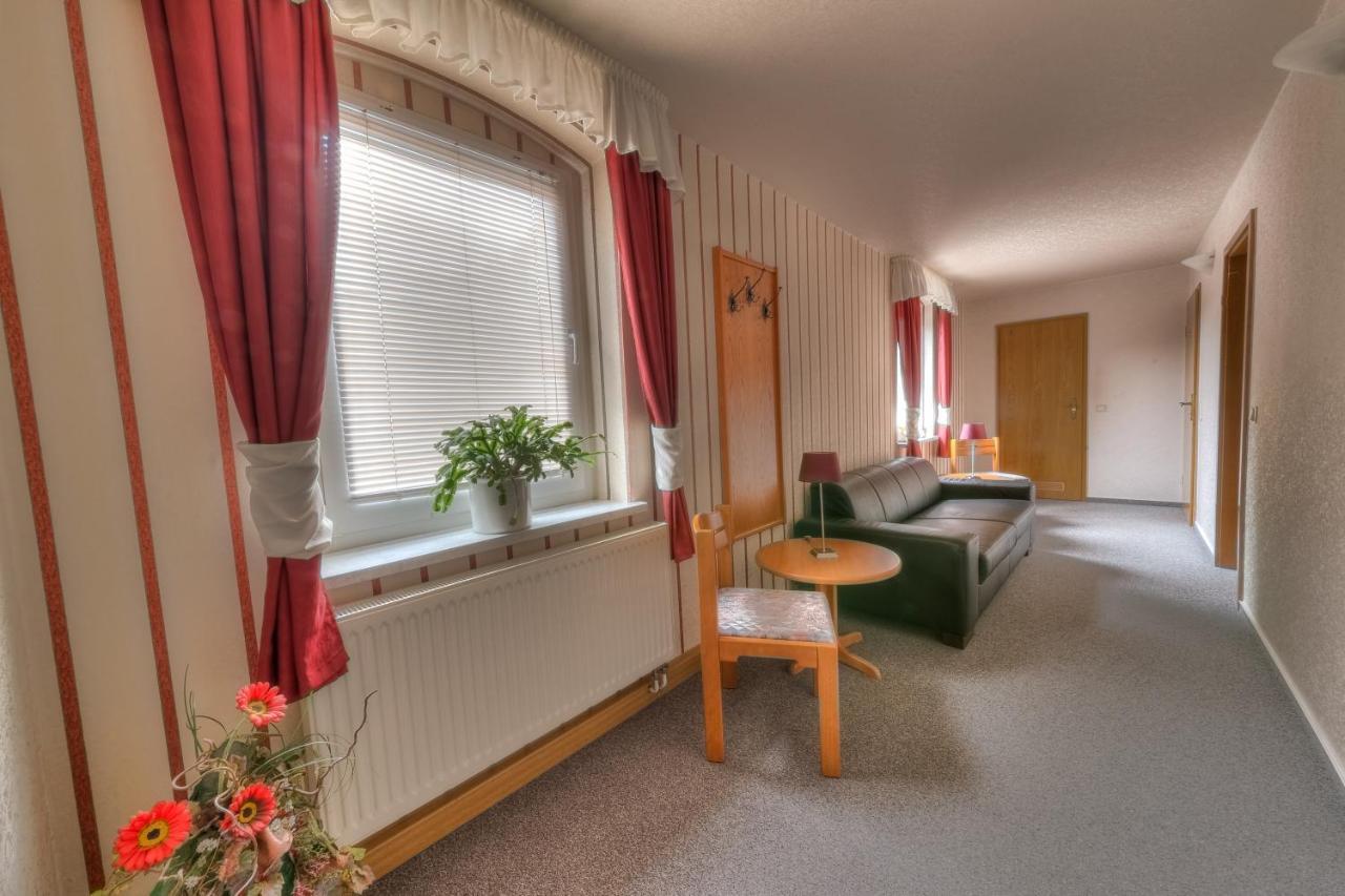 Hotel - Pension & Gaststaette "Alter Koenig" Hettstedt Zewnętrze zdjęcie